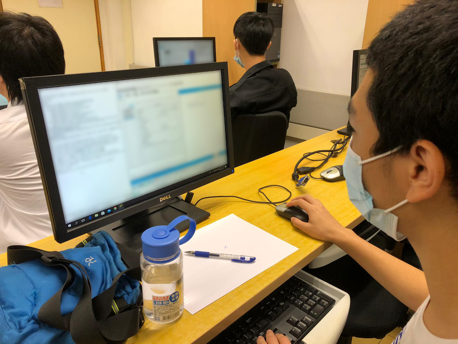 我校陳泉睿同學正在比賽